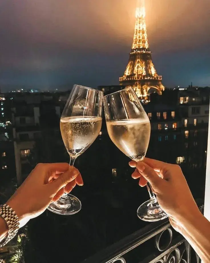 Pin by Heloisa on Viagens _ Luxury lifestyle dreams, Travel aesthetic, Luxury life